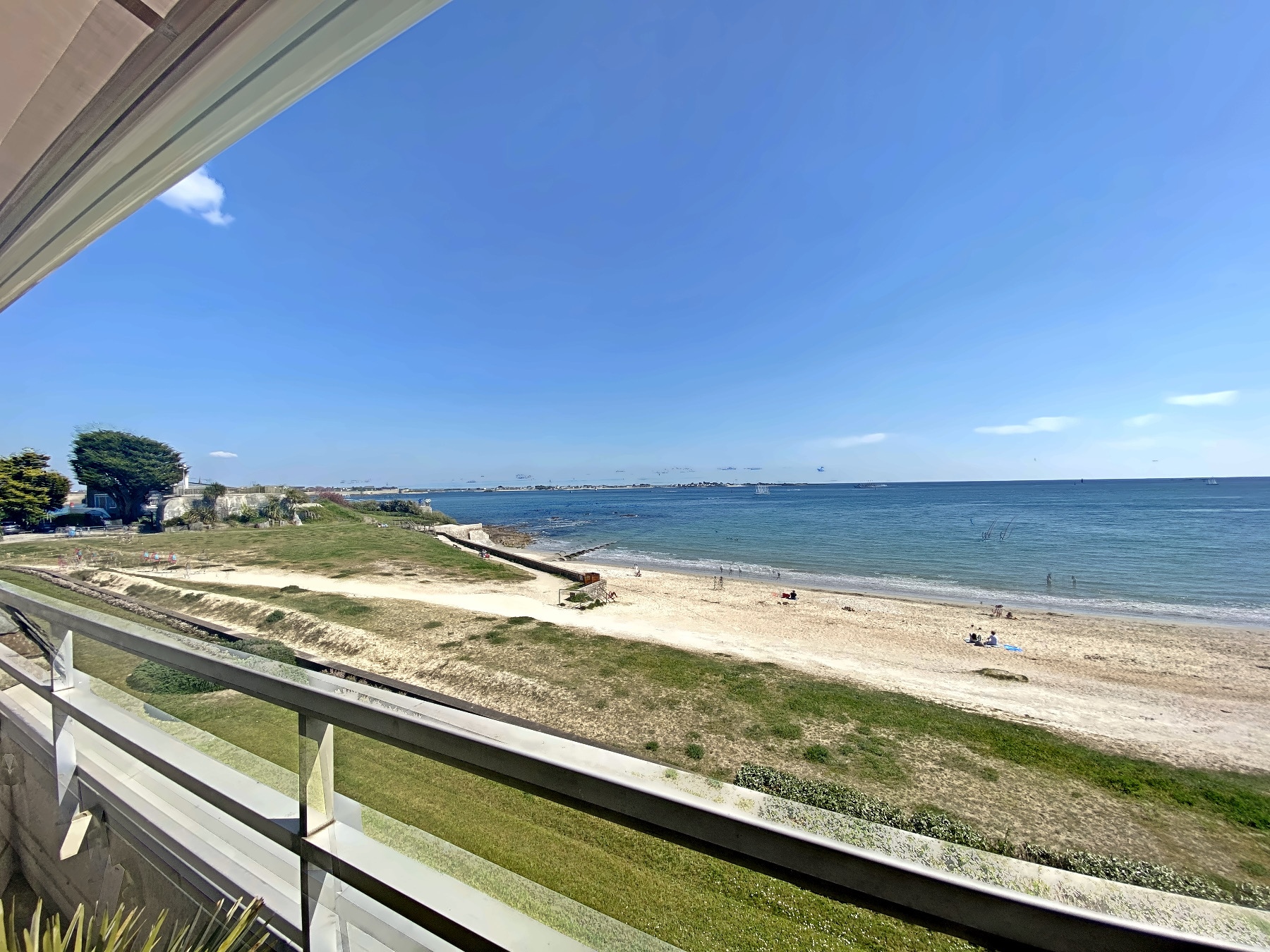 RÉF 193 Larmor-Plage appartement T1bis pleine vue mer